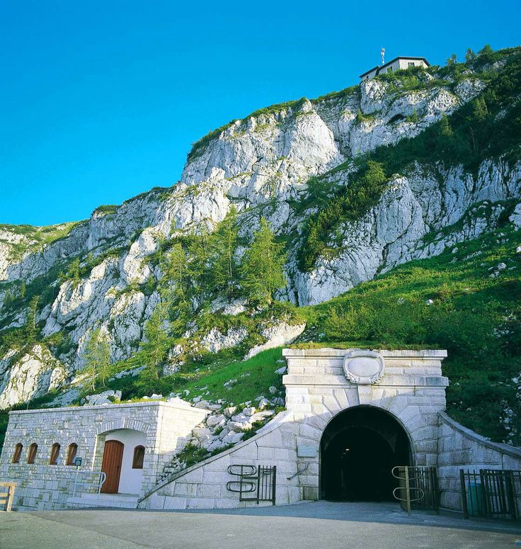 Kehlsteinhaus / visit Hitler's Eagle's Nest / tunnel entrance